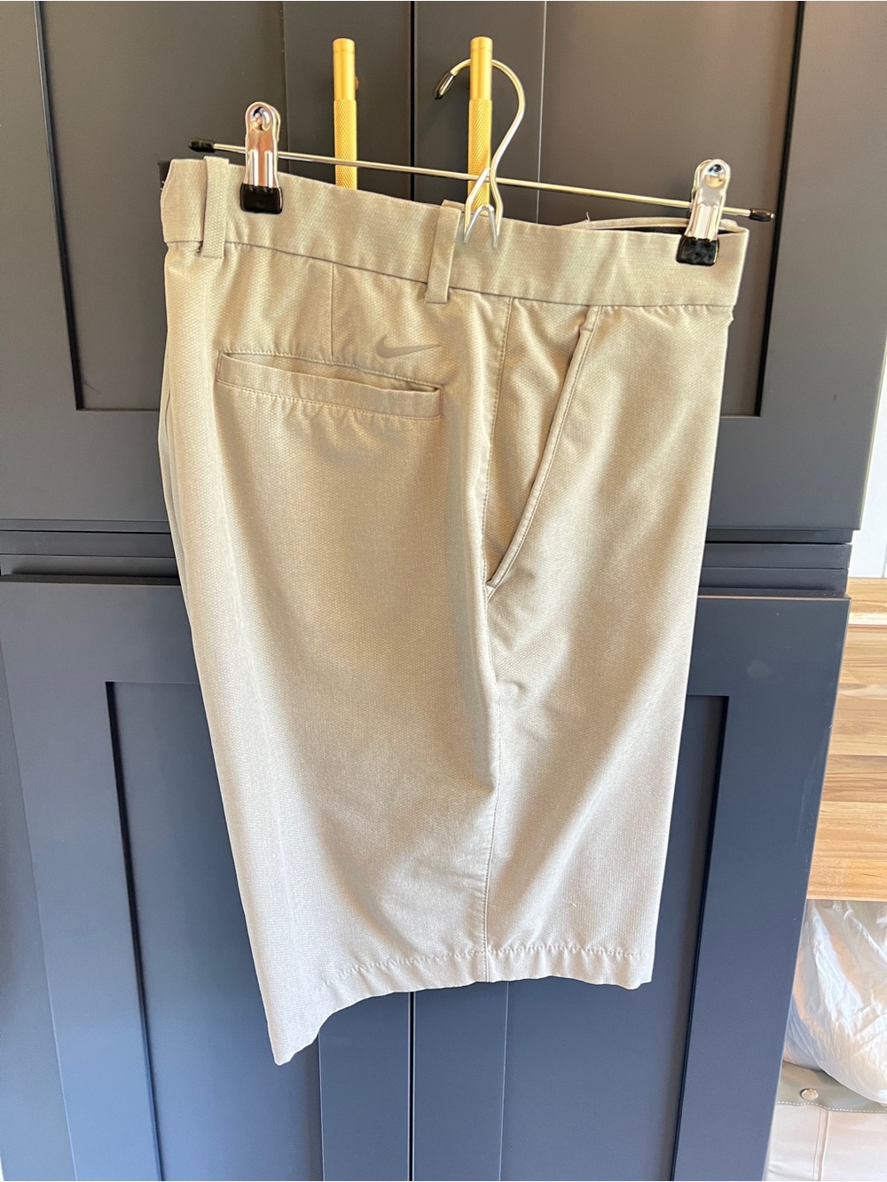Nike Men’s Gray Flat-Front Golf Shorts